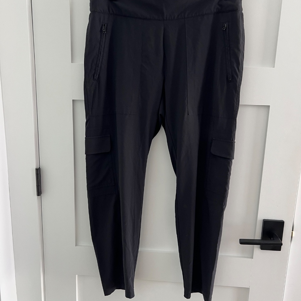 ATHLETA Women's Chelsea Lightweight Cargo Pant - Sz 12P - Picture 4 of 12